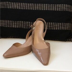 Naturalizer Patent Pointed-Toe Slingback Heels in Nude Sz 6M